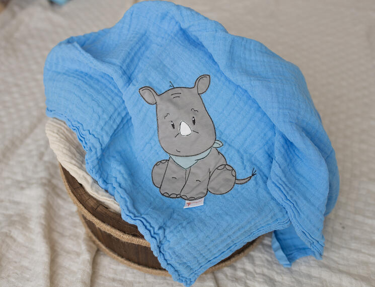 Nuschi Nashorn Halstuch hellblau 40.- Nuschi Nashorn Halstuch hellblau 40.-