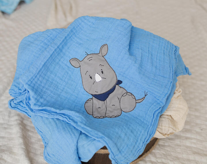 Nuschi Nashorn Halstuch dunkelblau 40.- Nuschi Nashorn Halstuch dunkelblau 40.-