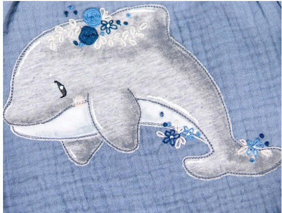 Delphin mit oder ohne Blumen Delphin mit oder ohne Blumen